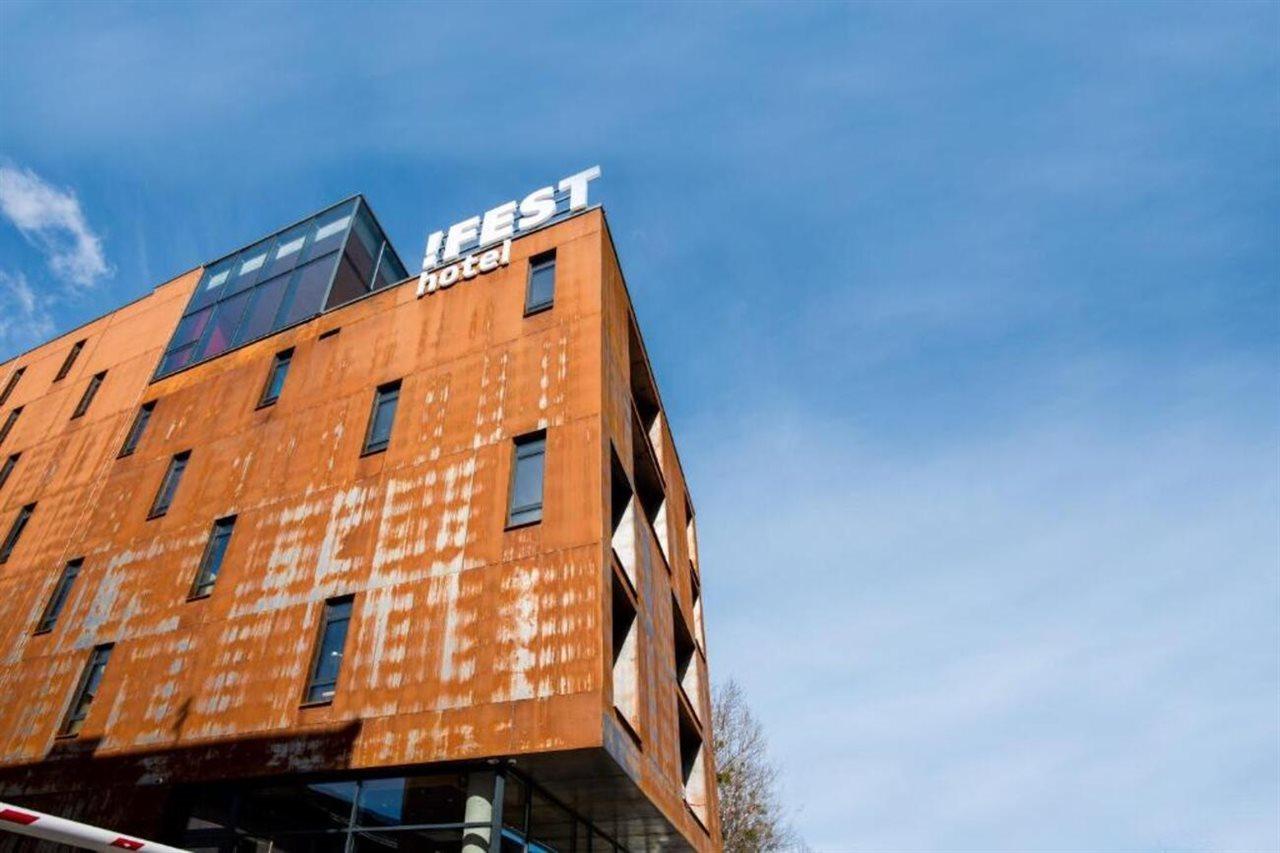 !Fest Hotel Lviv Exteriör bild