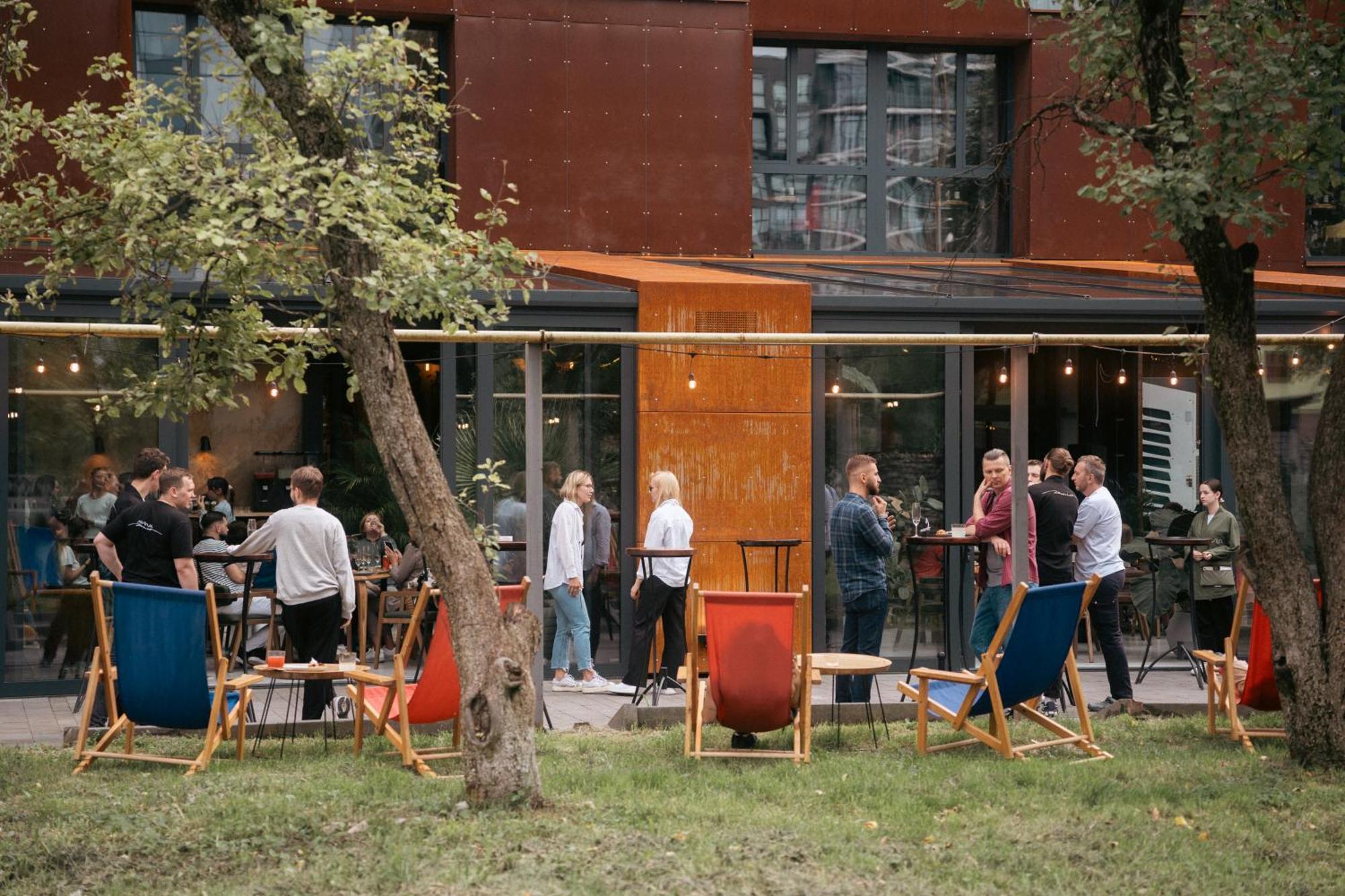 !Fest Hotel Lviv Exteriör bild