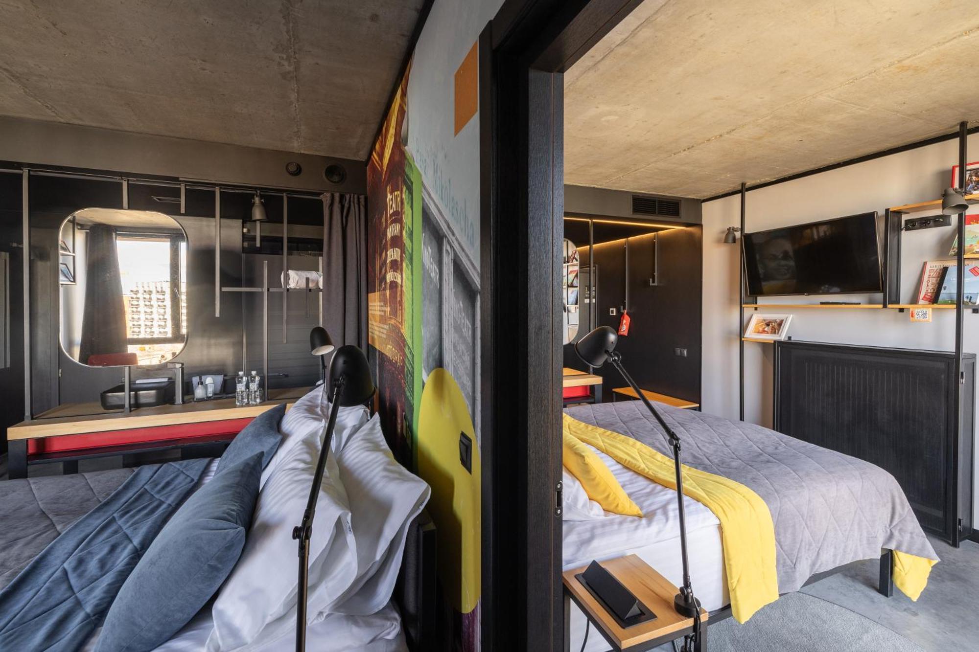 !Fest Hotel Lviv Exteriör bild